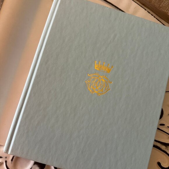 The World of Downton Abbey, The Secrets & History Unlocked.  Behind the scenes. - Picture 7 of 7